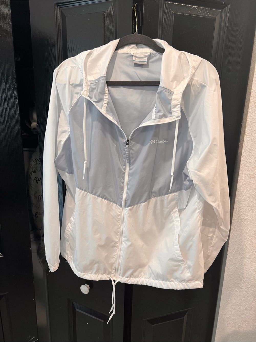 Columbia Women's Light Gray and White Hooded Windbreaker Jacket